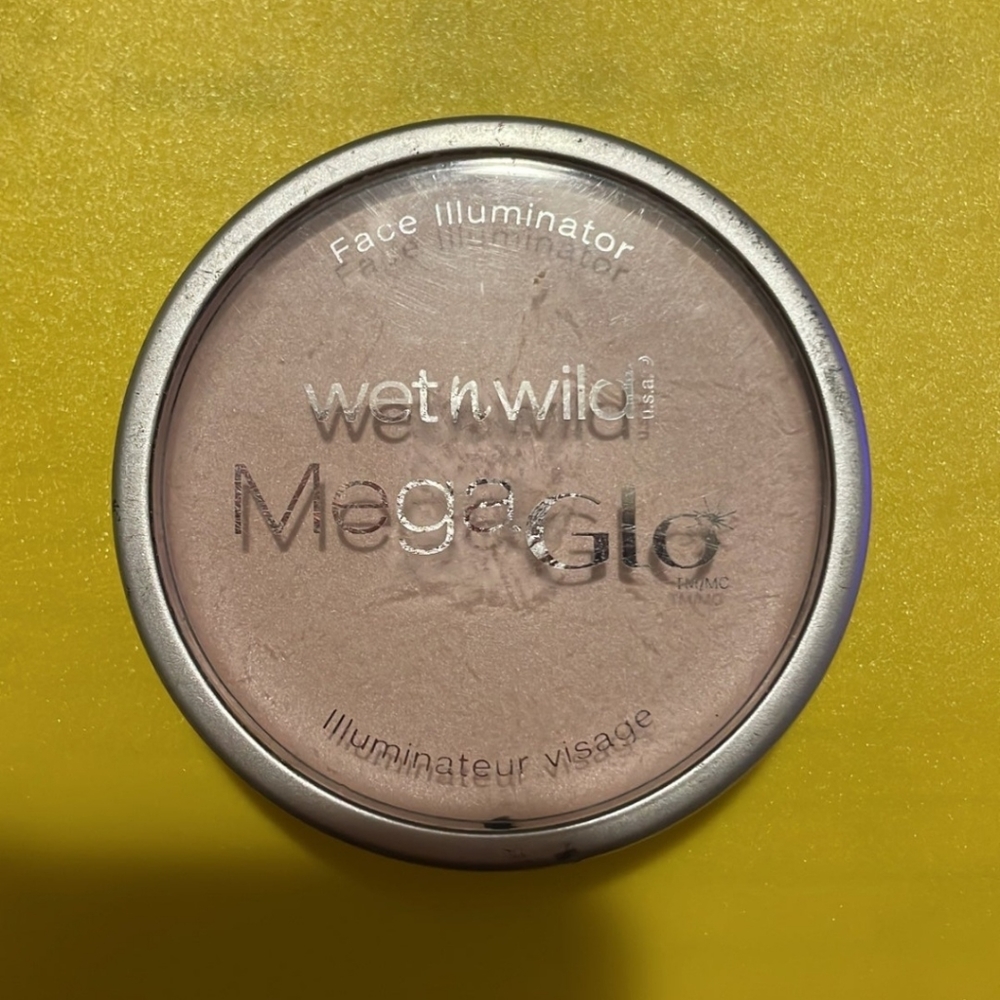 Wet N Wild Mega Glo Face Illuminator 341 blushing/rougissante